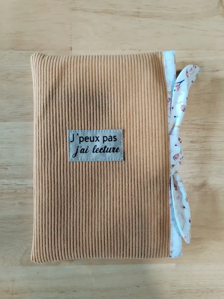Pochette livre Moutarde