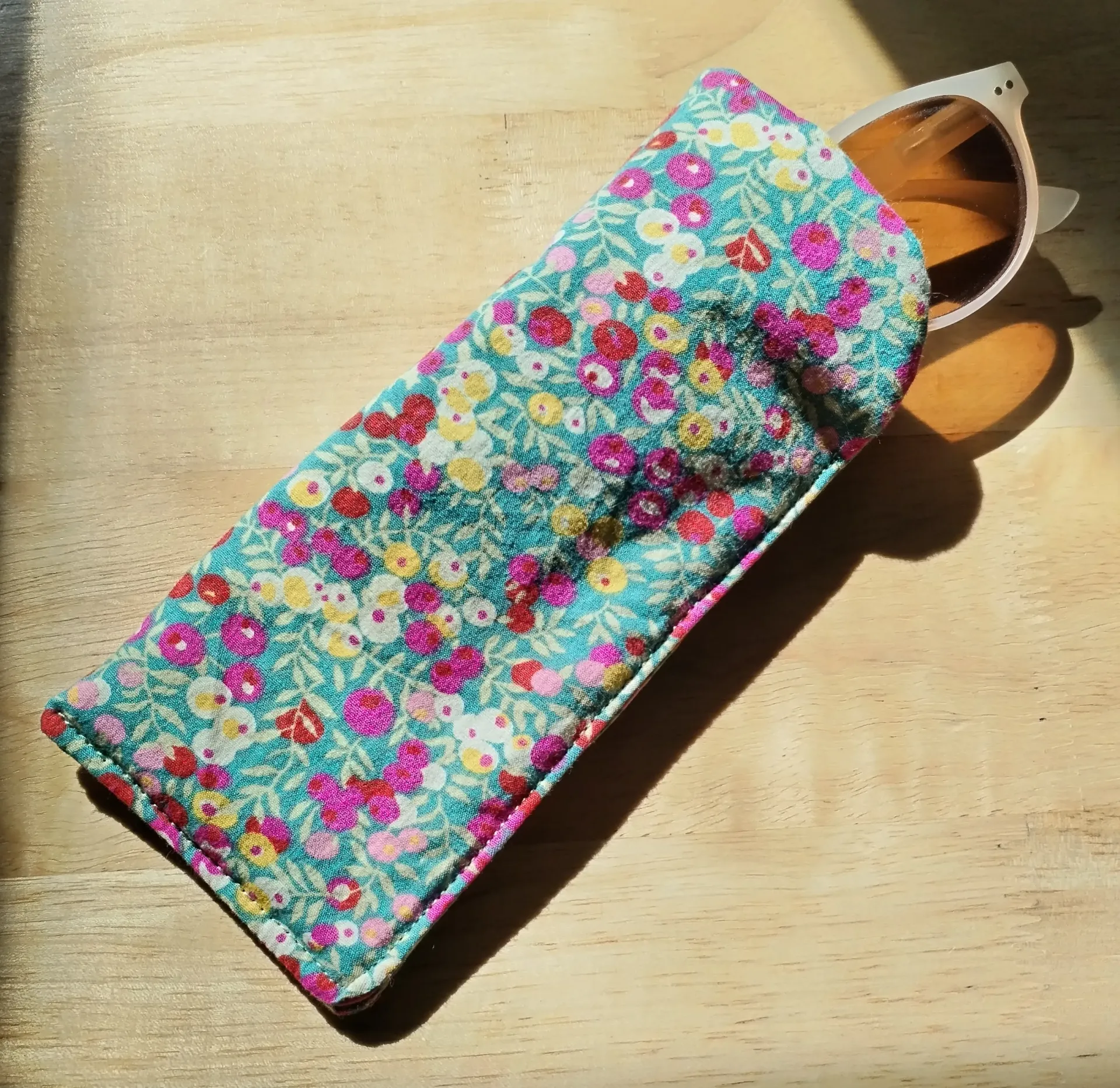 Etui à lunettes fleurs des près
