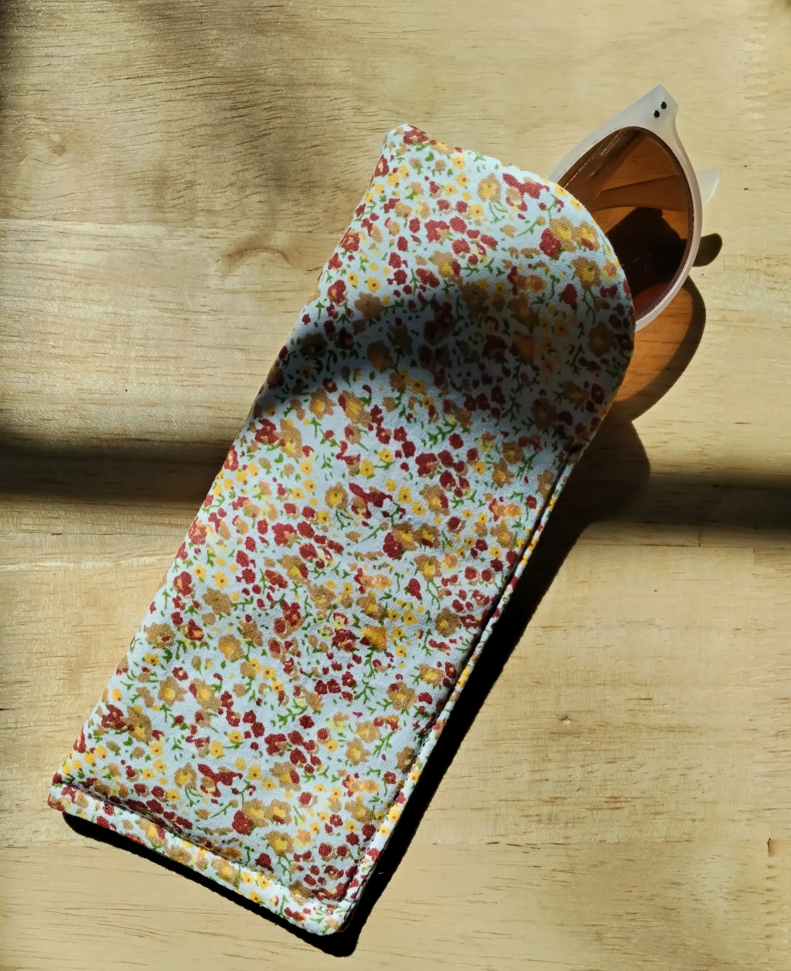Etui à lunettes fleurs sauvages