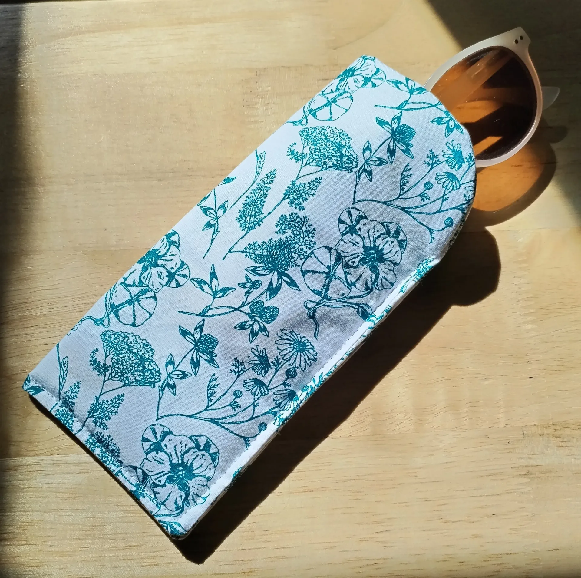 Etui à lunettes lotus