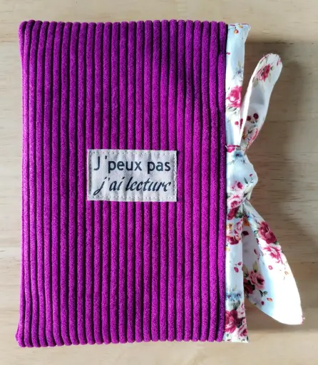 Pochette livre aubergine