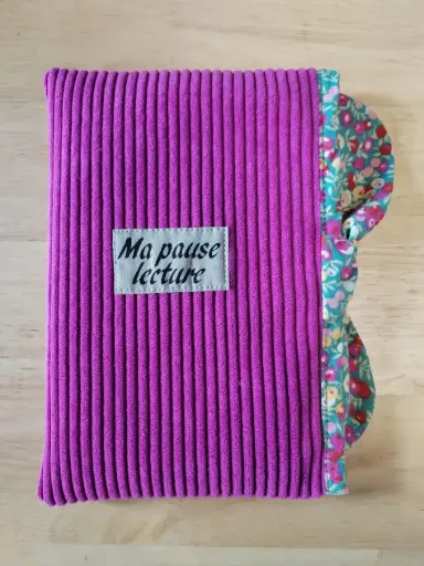 Pochette livre Aubergine