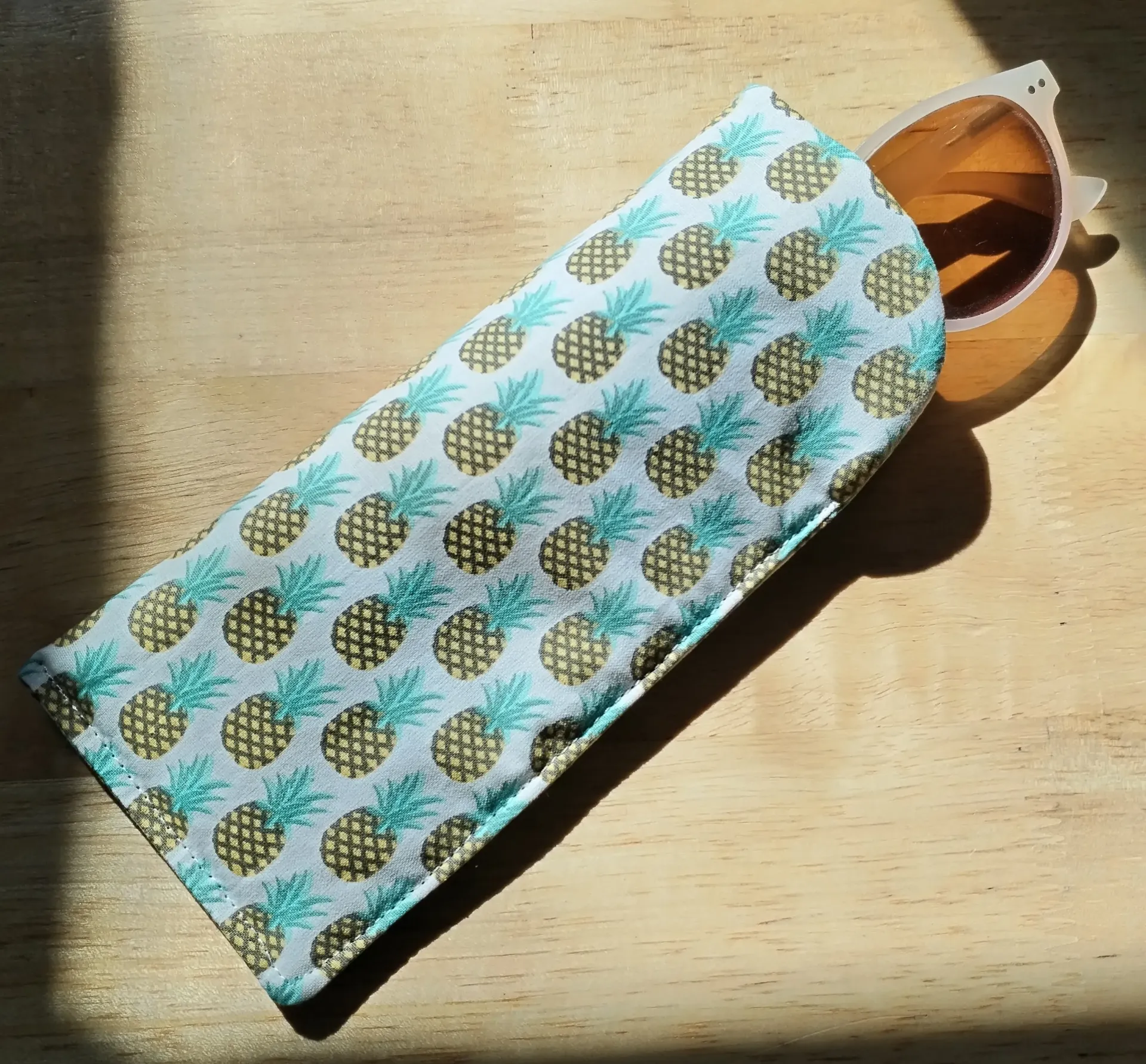 Etui à lunettes ananas